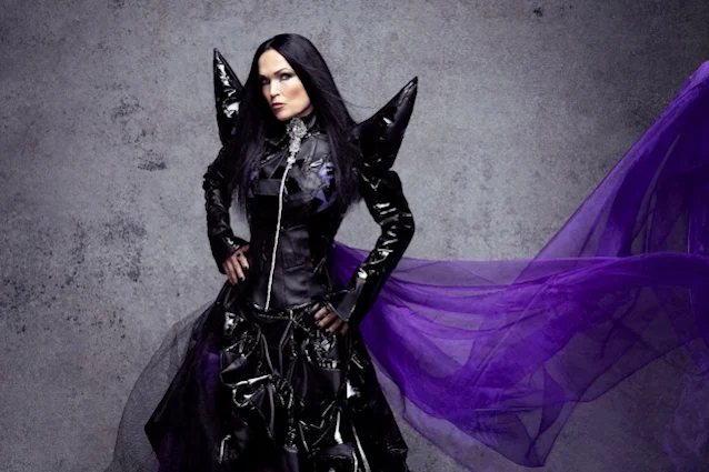 Tarja libera clipe de “The Trace Outlives” (feat. Sayo Komada), 3º single de ‘Frisson Noir’